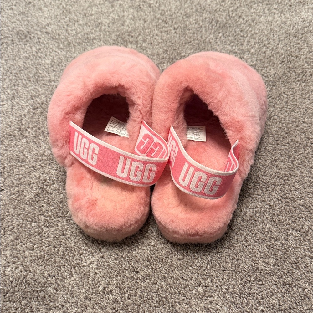 UGG soft pink fuzzy slippers - Picture 2 of 4